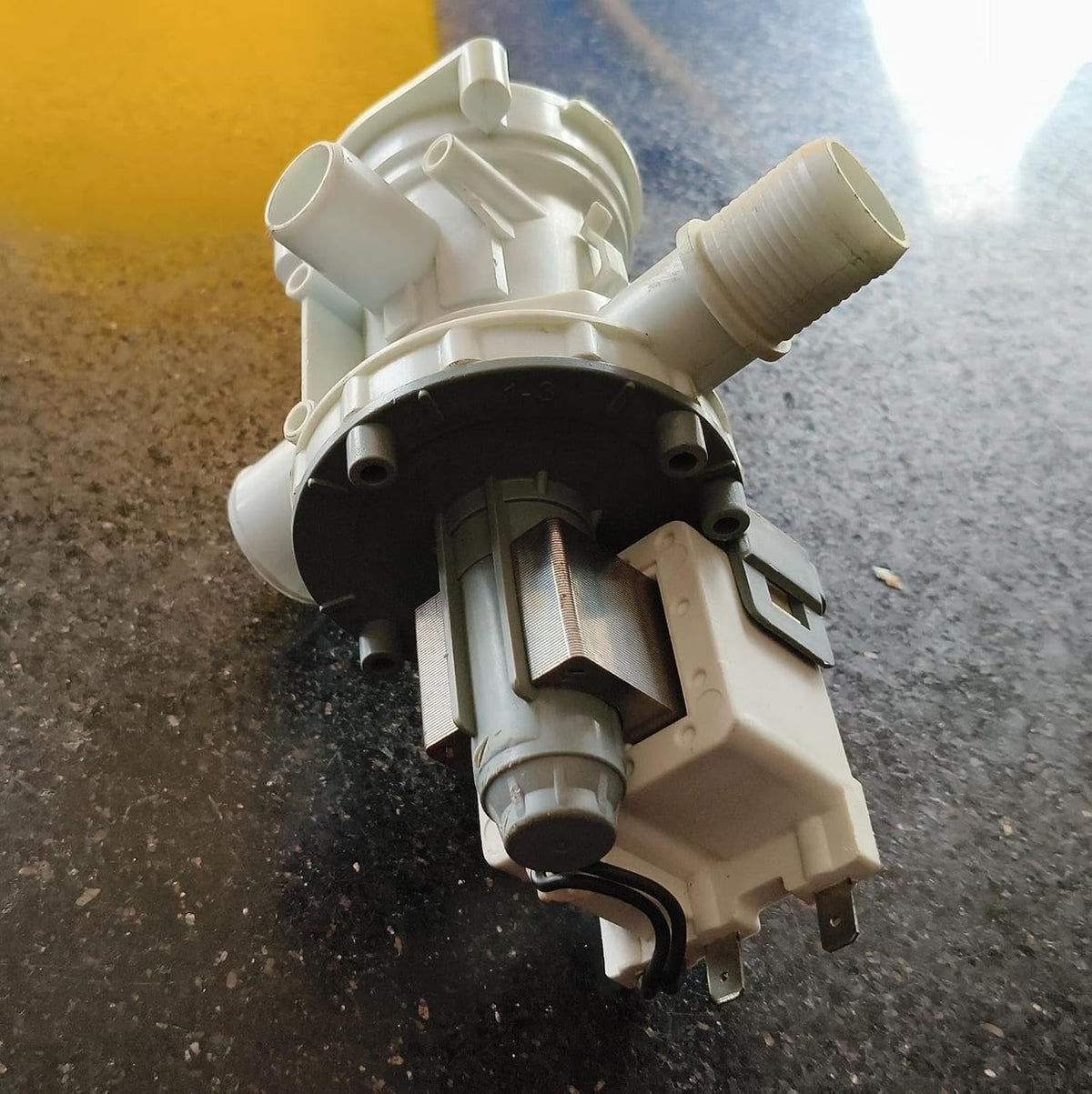BUY SPARES Washing Machine Drain Pump, compatible with Samsung Front Load Old Model, White BS1152