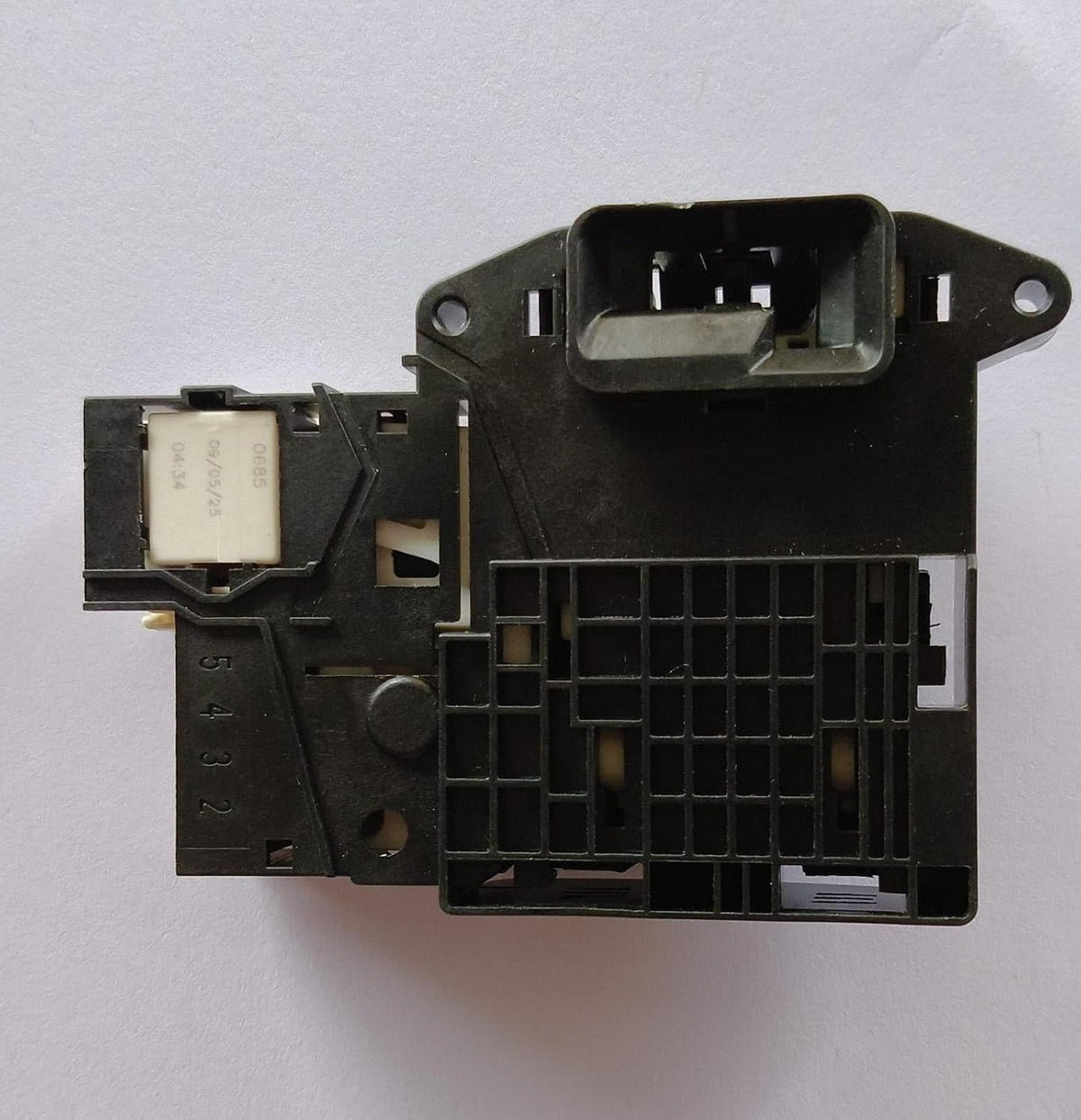 BUY SPARES Washing Machine Door Lock Compatible with L.G.E, 4 Pin Interlock Latch, Replacement Part EBF61315801 BS1289