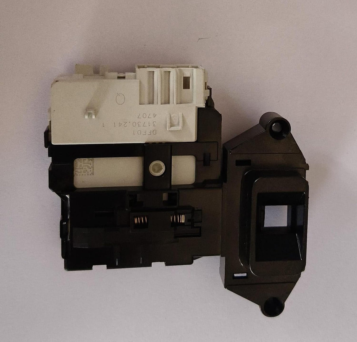 BUY SPARES Washing Machine Door Lock Compatible with L.G.E, 4 Pin, 250V, Replacement Interlock Switch BS1368