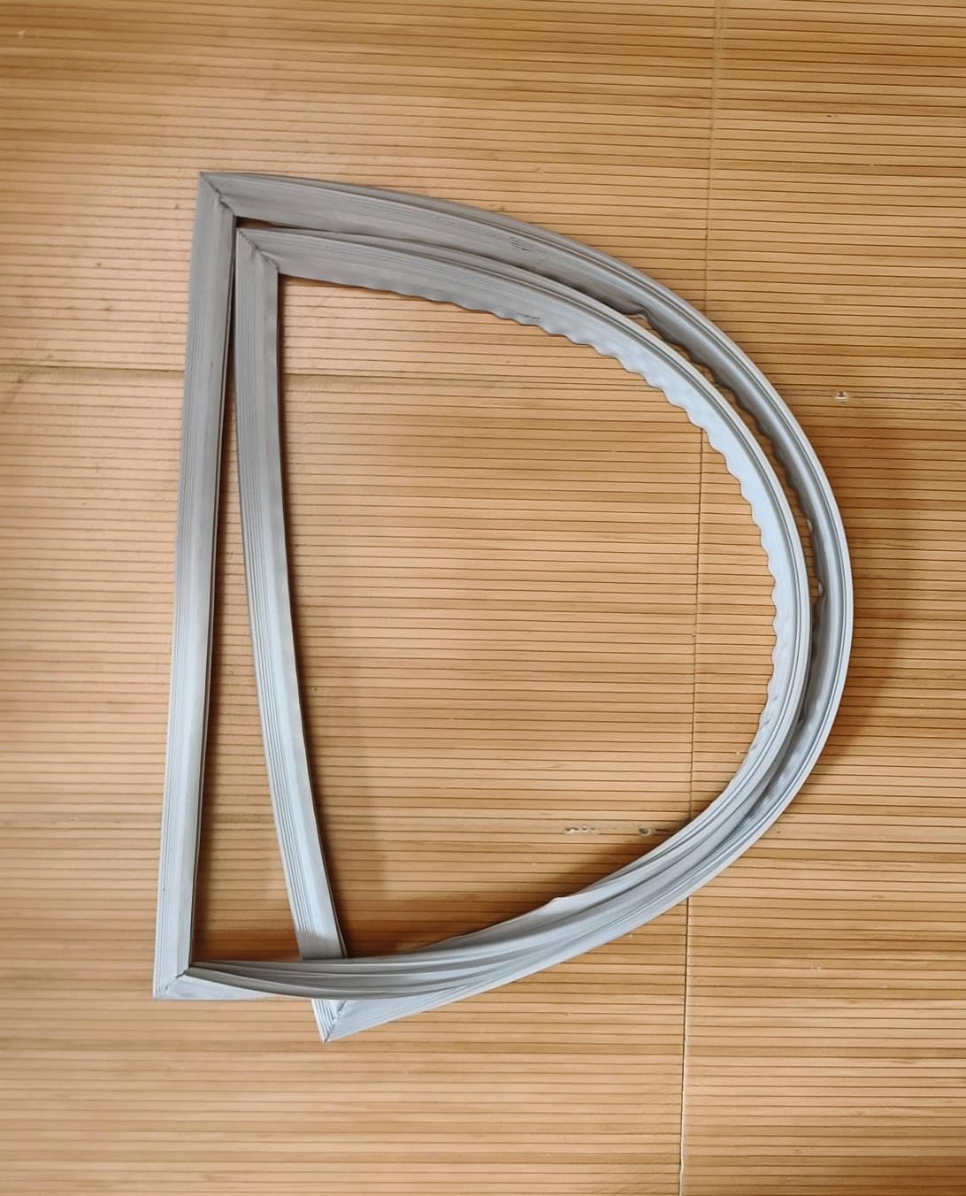 BUY SPARES Refrigerator Door Gasket for LG E-Star 1, 49x105 cm, Grey, Rubber and PVC, Rectangular Strip BS1142